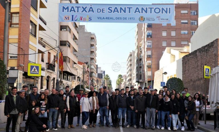 Vila-real celebra la romeria de carros i cavalls en el 50é aniversari de la matxà de Sant Antoni