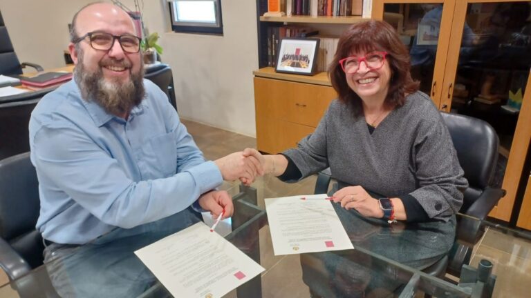 Vila-real referma el seu compromís amb la divulgació i defensa de la llengua amb la pròrroga del conveni amb l'AVL