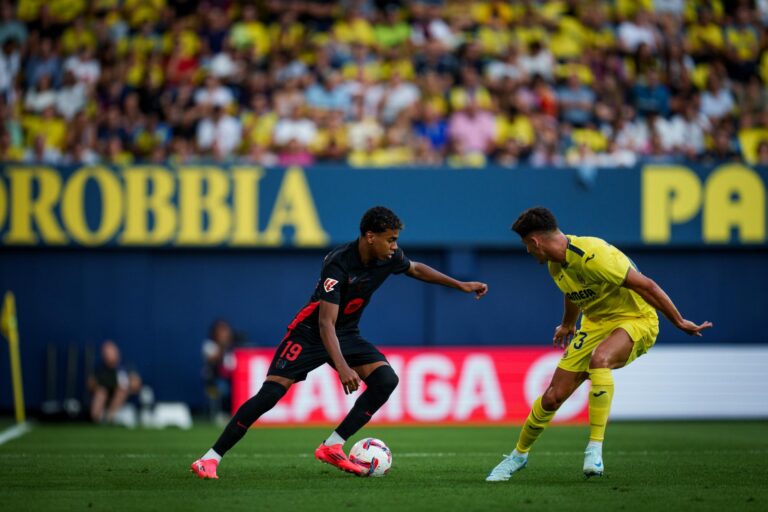 El Villarreal no pot amb el Barcelona en un partit boig amb molts gols a l’Estadi de la Cerámica (1-5)