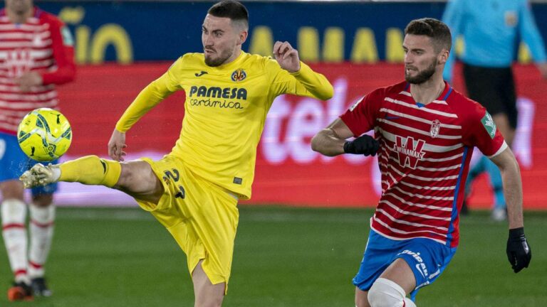 Paco Alcácer va tindre la victòria del Villarreal amb un penal fallat en el minut 93 (2-2)