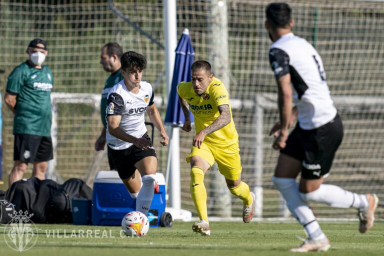 El Villarreal s’estrena en pretemporada amb derrota davant el València a Oliva (3-2)