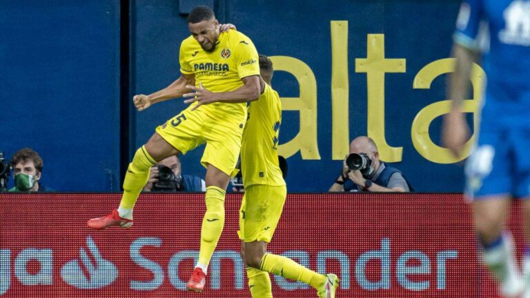 Gran exhibició del Villarreal davant el Reial Betis a l’Estadi de la Ceràmica amb dos gols de Danjuma (2-0)