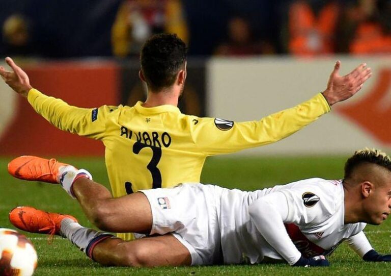 El Villarreal va voler i no va poder davant un Olympique que va colpejar en l'últim sospir (0-1)