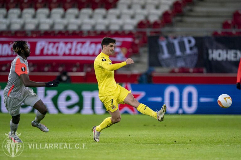 Alcácer i Fer Niño apropen al Villarreal als huitens de final de l’Europa League (0-2)