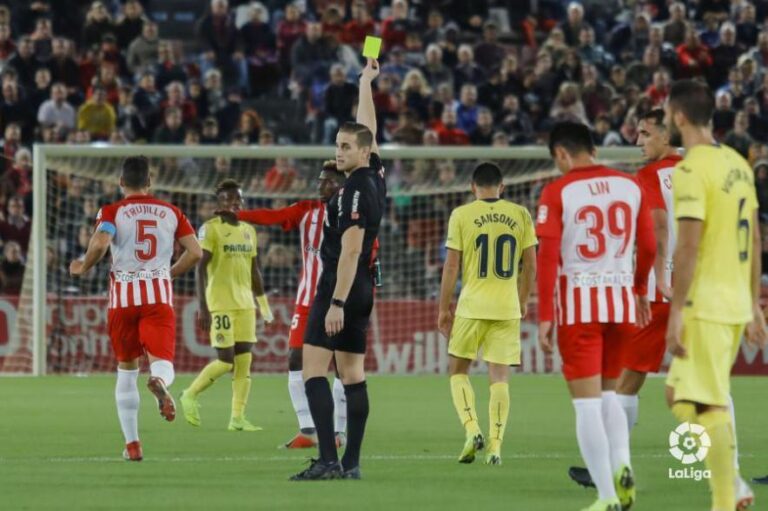 El Villarreal empata davant el Rangers (0-0) i es jugarà passar a setzens en casa 