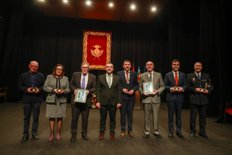 Vila-real homenatja institucions i figures clau amb la Medalla d’Or i el títol de Fills Predilectes en el 750é aniversari de la ciutat
