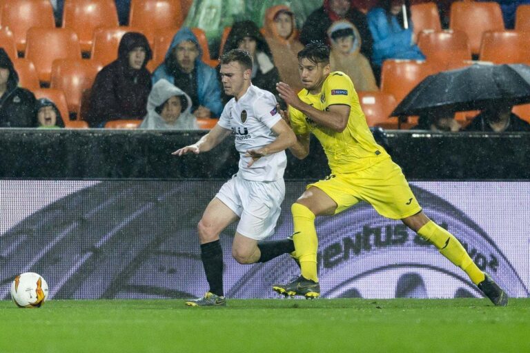 El Villarreal abandona l'Europa League després de caure davant el València i ara se centrarà en la Lliga (2-0)