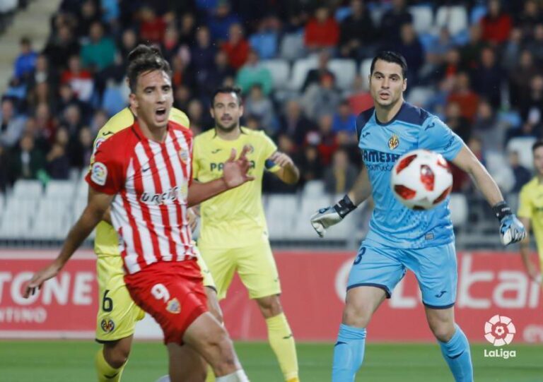 El Villarreal haurà de resoldre a casa l'eliminatòria de la Copa del Rei contra un Almeria molt lluitador (3-3)