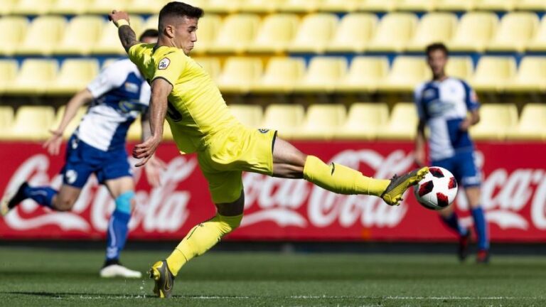 El Villarreal B va tornar a fallar en les dues àrees i va ser sorprés per l'Ebro (1-2)