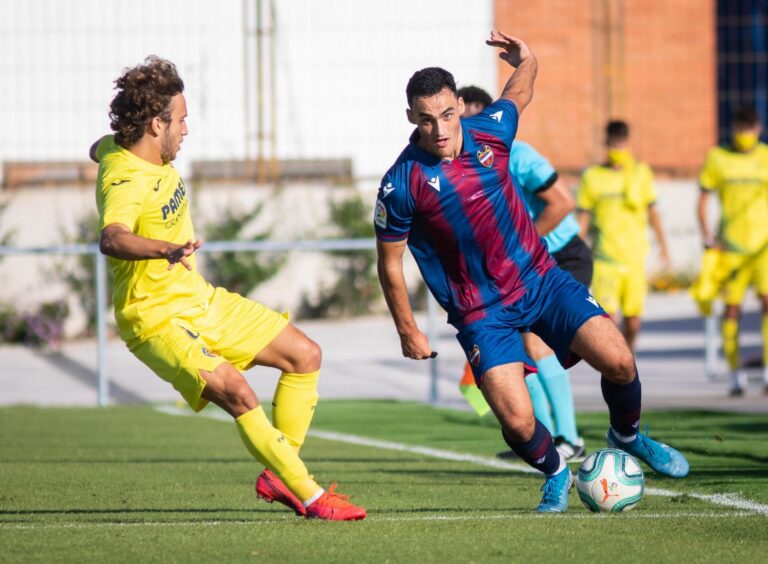 El Villarreal B encaixa la primera derrota en pretemporada davant l’Atlètic Llevant (3-2)