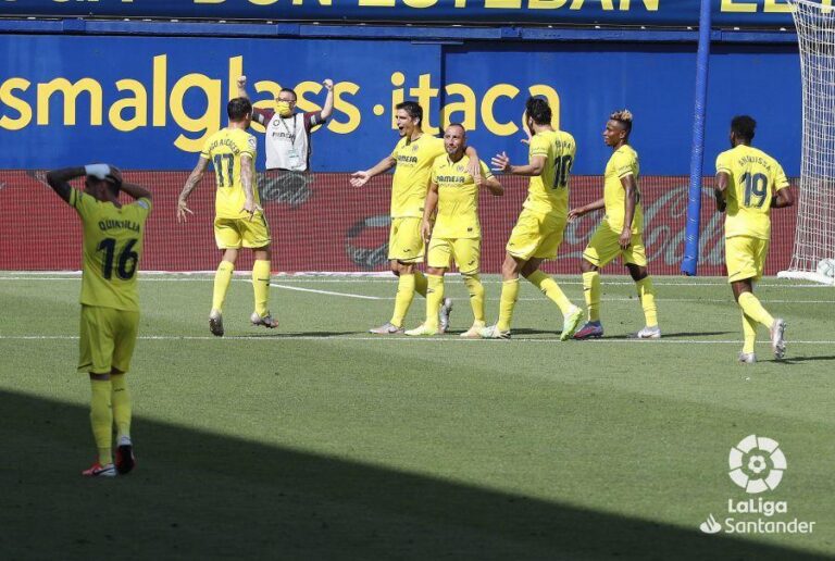 El Villarreal desploma a un trist València en La Ceràmica i es posa a tres punts del Sevilla (2-0)