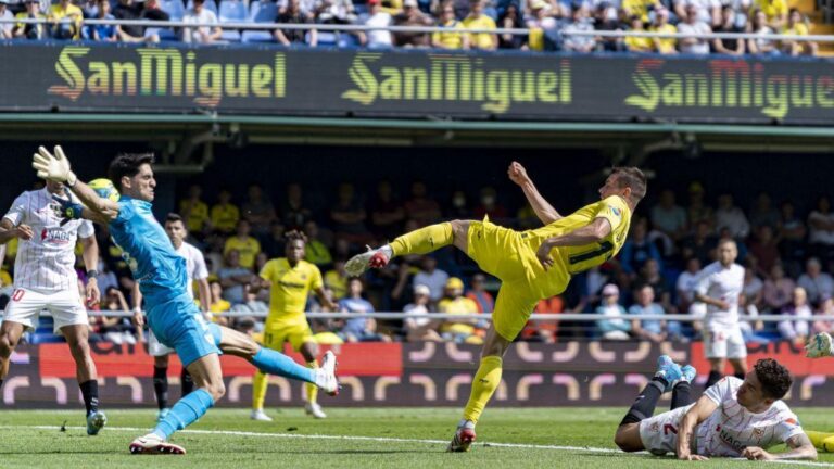 El Villarreal es veu sorprès per l’àrbitre i per un gol de Kounde en el minut 96 a l’Estadi de la Ceràmica (1-1)