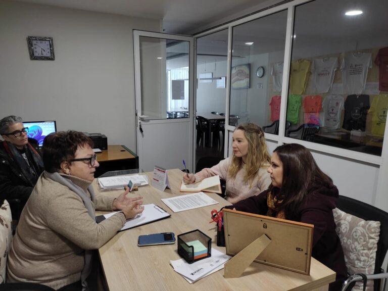 Compromís presenta una proposta per fer costat a les persones que pateixen fibromiàlgia