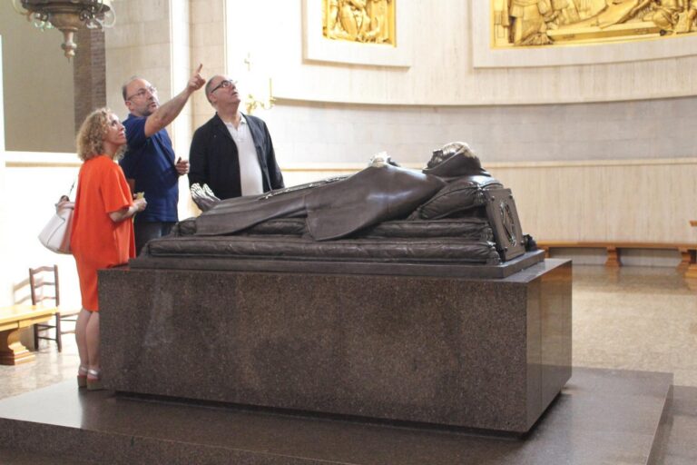 La Generalitat s’interessa pel model de turisme religiós que es porta a terme al Pouet de Sant Pasqual