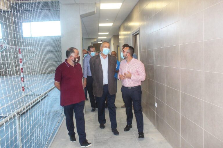 Benlloch i Roig visiten les instal·lacions ja acabades del nou pavelló Llorens