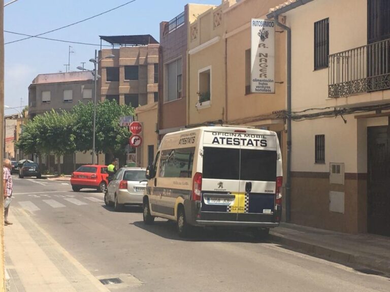 La Policia Local captura a un home que acabava de atracar un establiment amb un ganivet