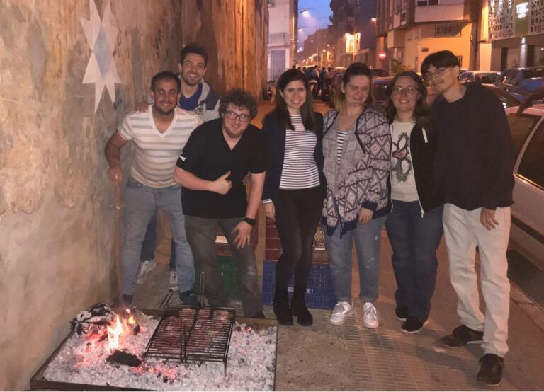 Brases, carn i festa, tots els ingredients dels vila-realencs per a celebrar 39 anys de Nit de la Xulla