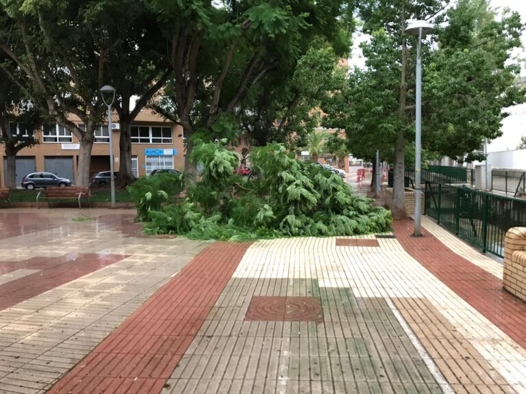 La gota freda dóna un respir al matí a Vila-real i s’obri el pas subterrani del carrer Furs de València