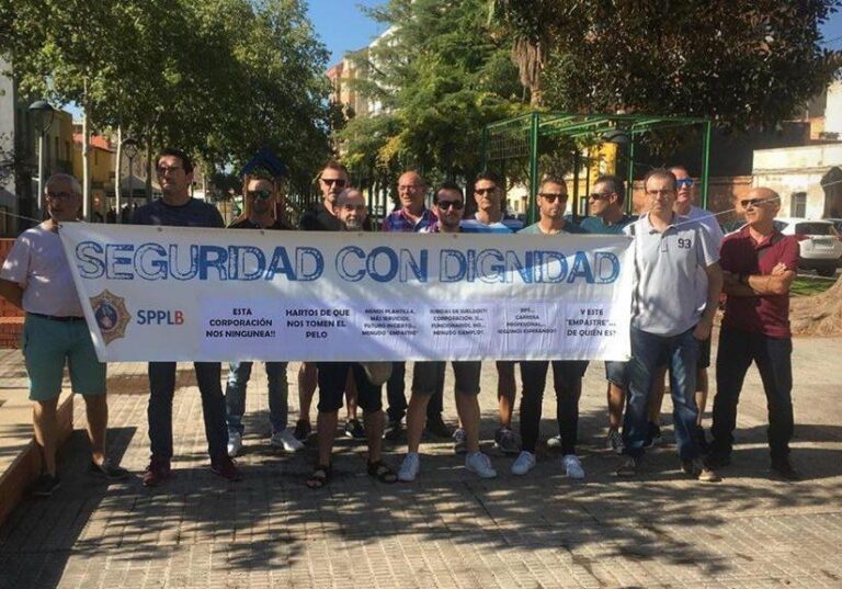 Les protestes de Policia Local marquen el dia de Sant Miquel i Benlloch anuncia nou places en propietat