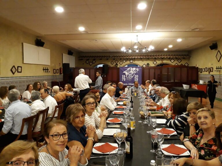 Més de 150 assistents en el sopar de clausura dels quaranta anys de la Penya La Merla