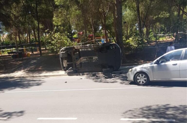 Ferit un policia local de Vila-real que ha sofrit un accident amb el cotxe patrulla al camí l'Emita