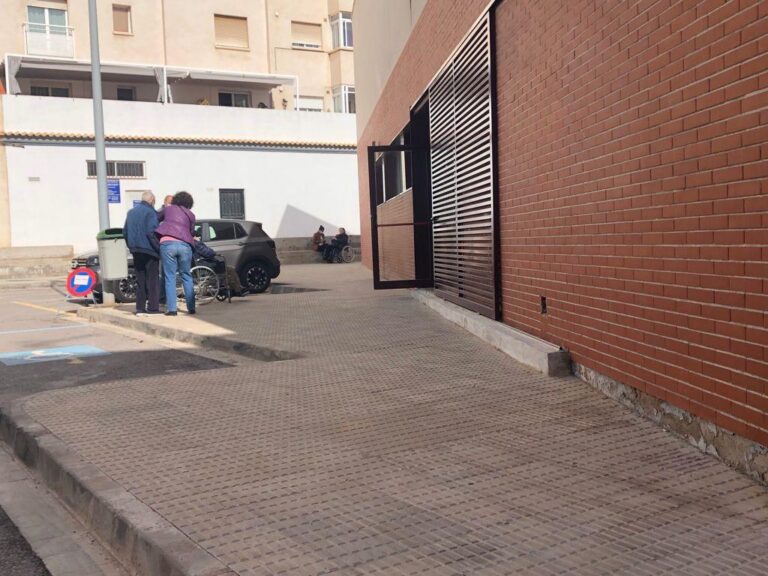 Arranca la campanya de vacunació per a majors de 90 anys i grans dependents als centres de salut de la ciutat