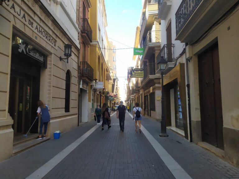 Benlloch proposarà demanar que es canvie el criteri en les zones de baixes emissions per defensar el comerç local