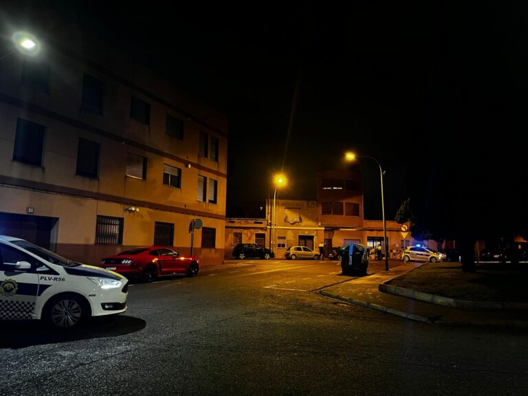 Incendi sense ferits a un edifici situat dalt d'un local de restauració al carrer Borriol