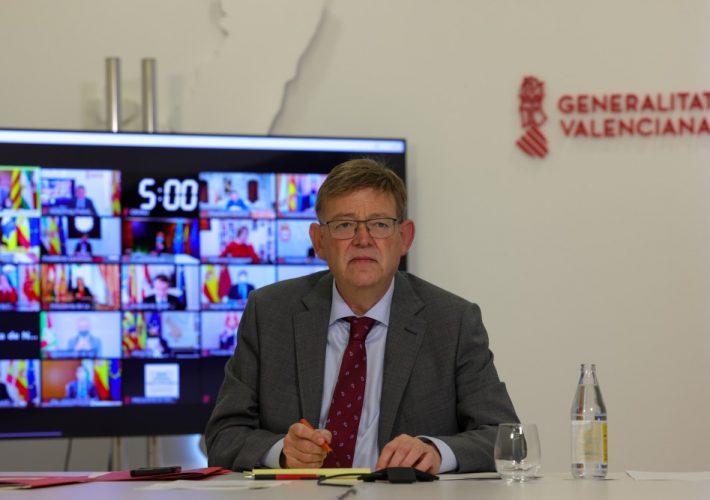 Mascareta obligatòria en exteriors i reforç de les vacunes