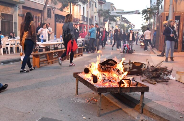 Nou horari per a les penyes en Vila-real fins a les 03.00 en la Nit de Xulla i en divendres i dissabte ????