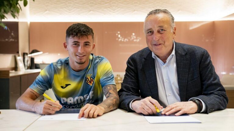 El Villarreal amplia el contracte al jugador canari Yéremy Pino fins al 30 juny de 2027