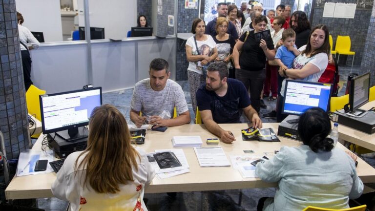 La campanya d'abonaments del Villarreal arranca amb força en les oficines del club