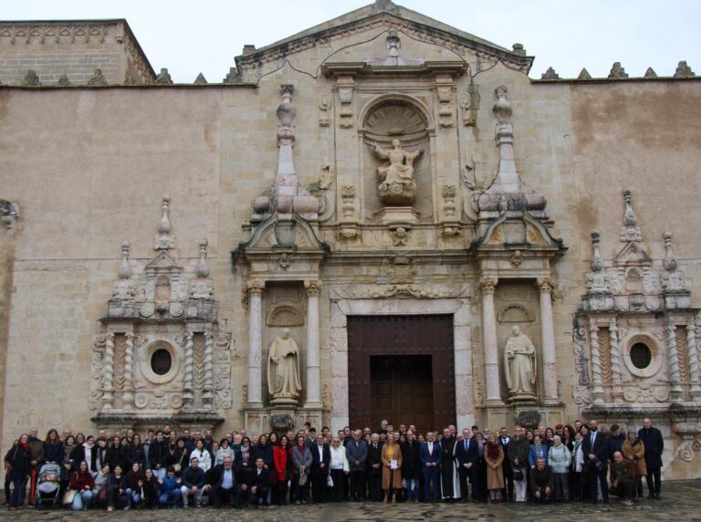 Vila-real i Vilanova i la Geltrú ratifiquen l’agermanament al Monestir de Poblet