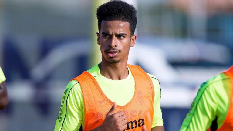 Akram rep premi, i Qatar el convoca per a dos partits clasificatoris per al Mundial de 2018