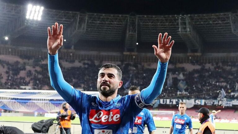 El Villarreal paga els quatre milions de la clàusula de rescissió de Raúl Albiol