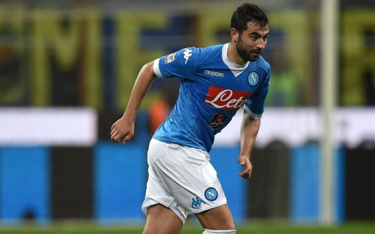 El Villarreal vol anunciar en breu el fitxatge del defensa central valencià Raúl Albiol