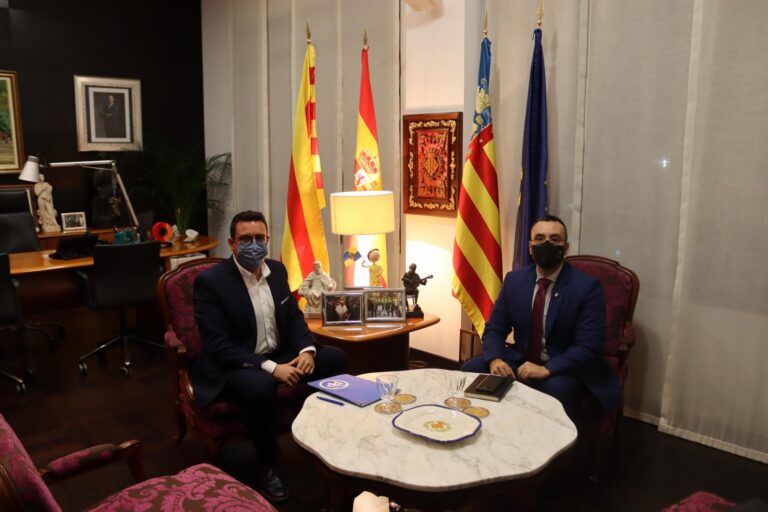 Benlloch rep a Casabó per "treballar junts des del consistori"