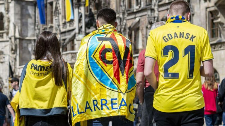 Hi haurà invasió 'grogueta' a Anfield: 12 avions amb 3.000 groguets viatjaran a Liverpool