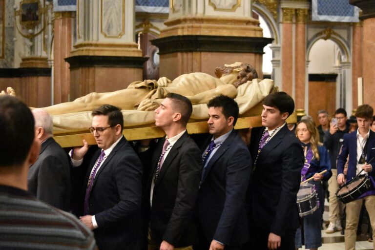 La Germandat del Sant Sepulcre celebra el seu 80é aniversari amb un emotiu acte commemoratiu