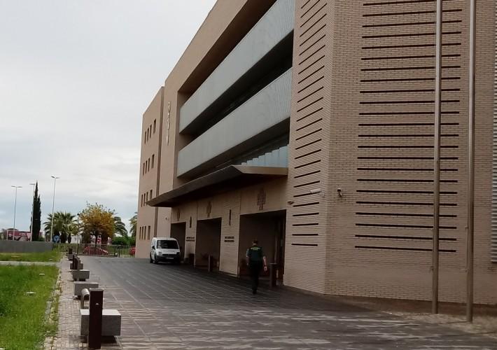 Condemnen a sis anys de presó a un home que va robar diners i joies als seus cunyats a Vila-real