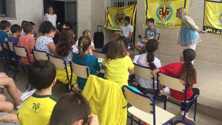 El col·legi Pius XII rep la visita de Barbosa i Manu Trigueros