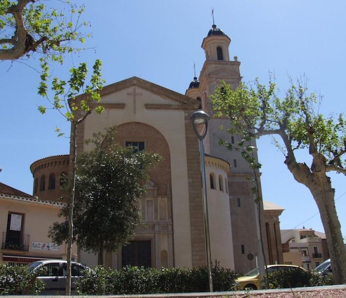 La basílica de sant Pasqual estrena nova il·luminació exterior el dia de l'aniversari del patronatge a Vila-real