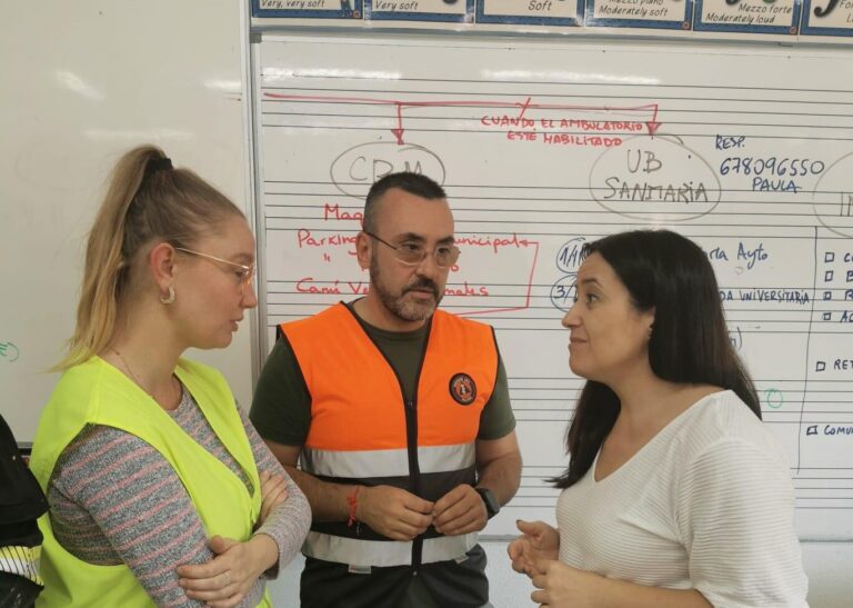 Benlloch i Fajardo lideren el convoi de la solidaritat que viatja de Vila-real a València