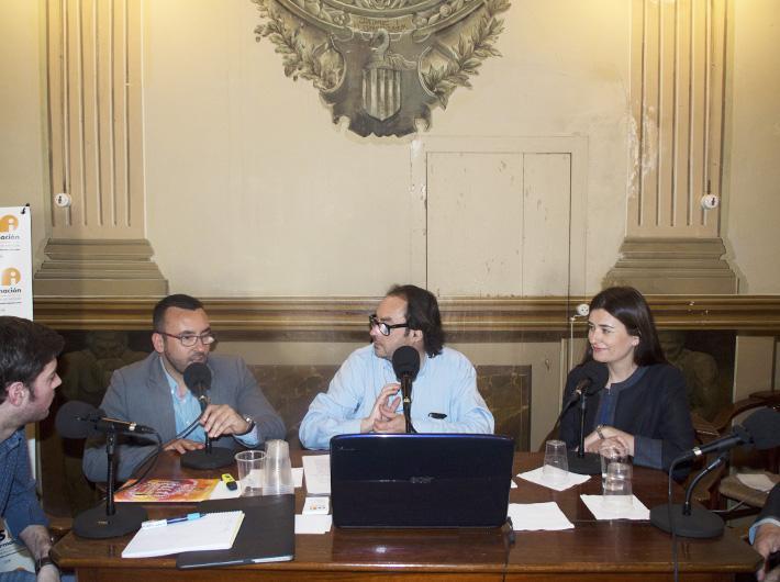 L’alcalde de Vila-real i la Consellera de Sanitat visiten la Tertúlia de Vila-real Informació a les Festes de Sant Pasqual