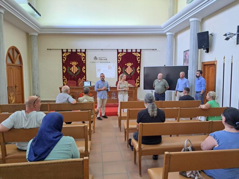 Vila-real rep una vintena de treballadors de l’atur agrari durant mes i mig