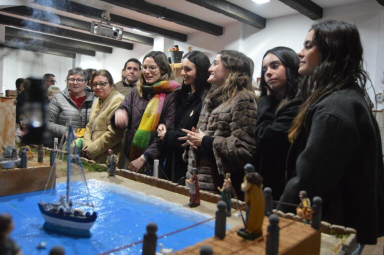 El Betlem artesanal de Toni Carmona torna a obrir amb quasi 200 peces i inspiració italiana