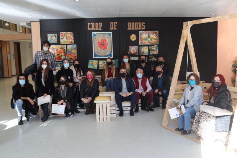 L'Espai Jove torna al seu origen amb una zona 'bookcrossing' dissenyada amb palets