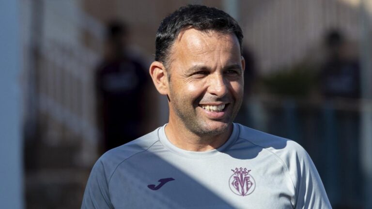Javi Calleja no vol que ningú es relaxe al Villarreal malgrat ficar-se en llocs europeus