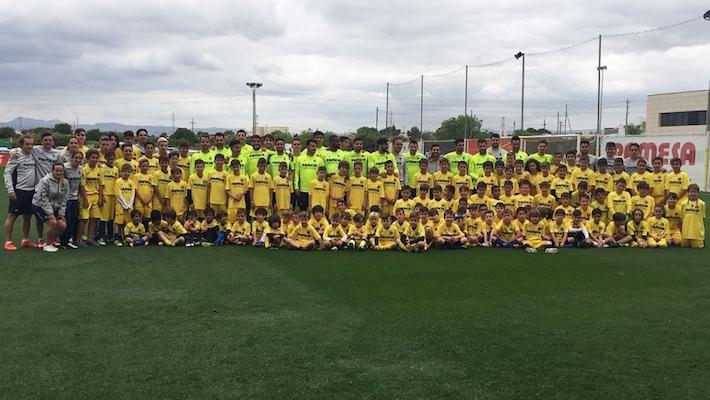 El Campus de Pasqua s'acomiada en gran amb els futbolistes del primer equip groc