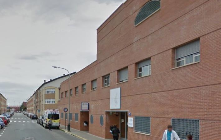 Arranca als pàrquings dels centres de salut el procés de vacunació contra la covid-19 a majors de 90 anys